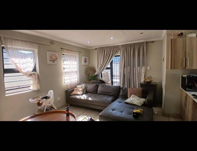 3 BEDROOM HOUSE FOR SALE IN ALBERTSDAL